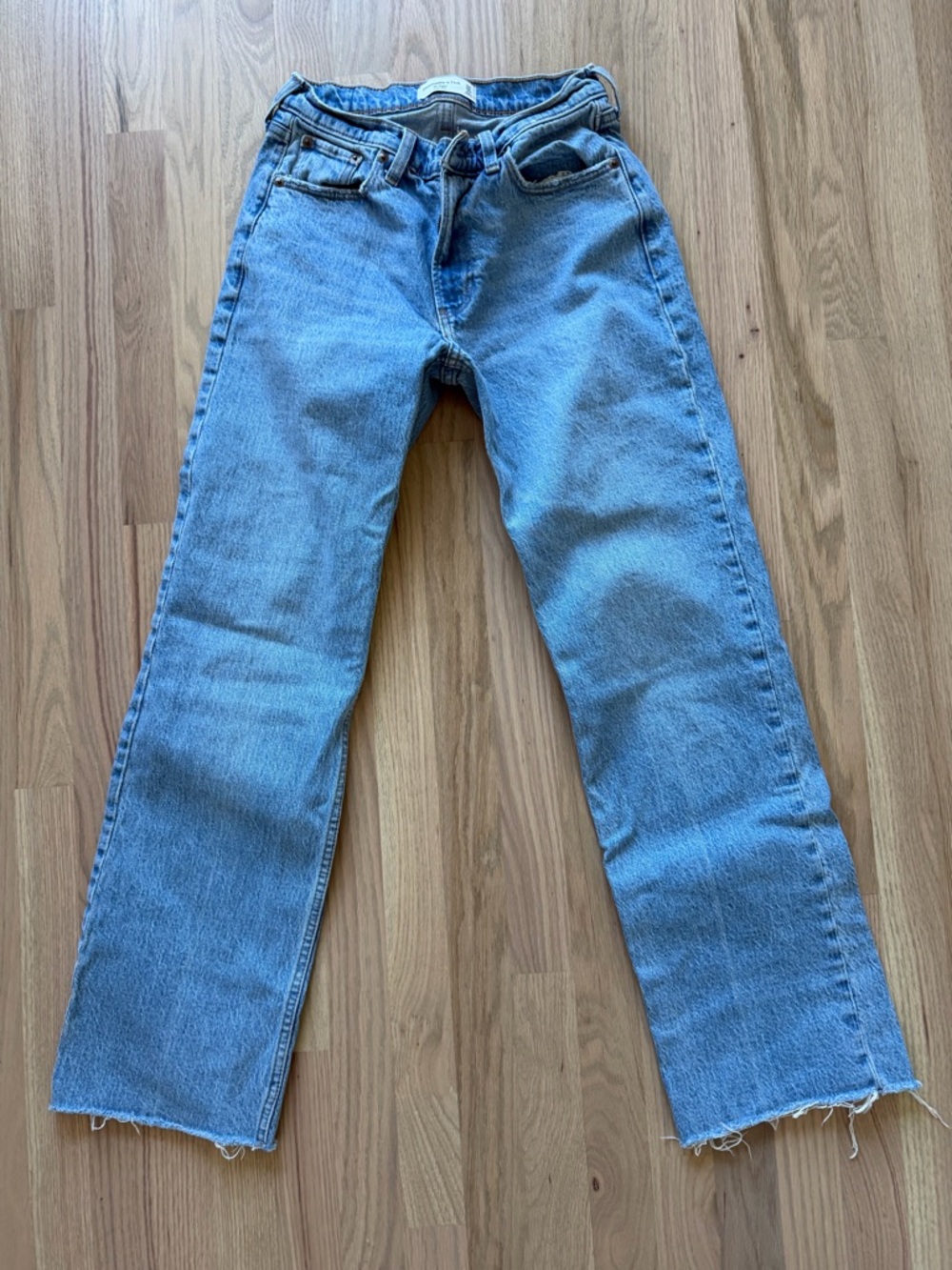 abercrombie and fitch baggy low rise jeans